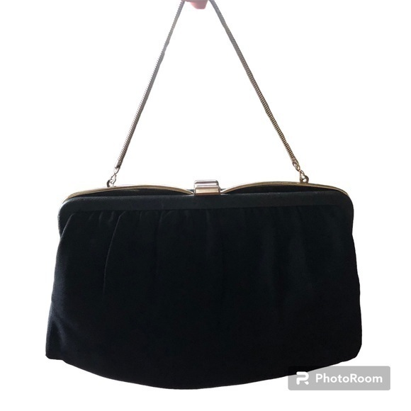 Vintage 1960’s Small black evening handbag w/sliver chain & gold kiss lock clasp - Picture 1 of 10
